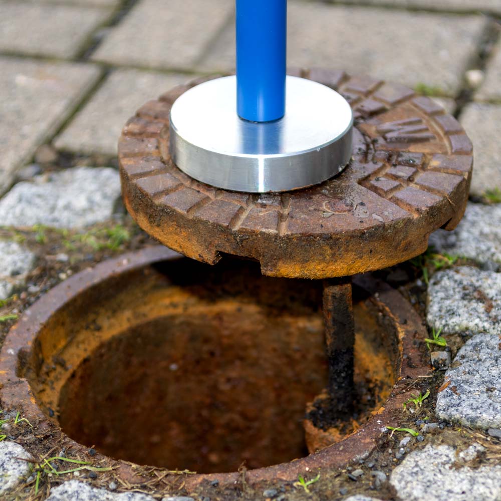 wero Deckelhammer mit Magnet zum öffnen von Gullideckeln und Straßenkappen